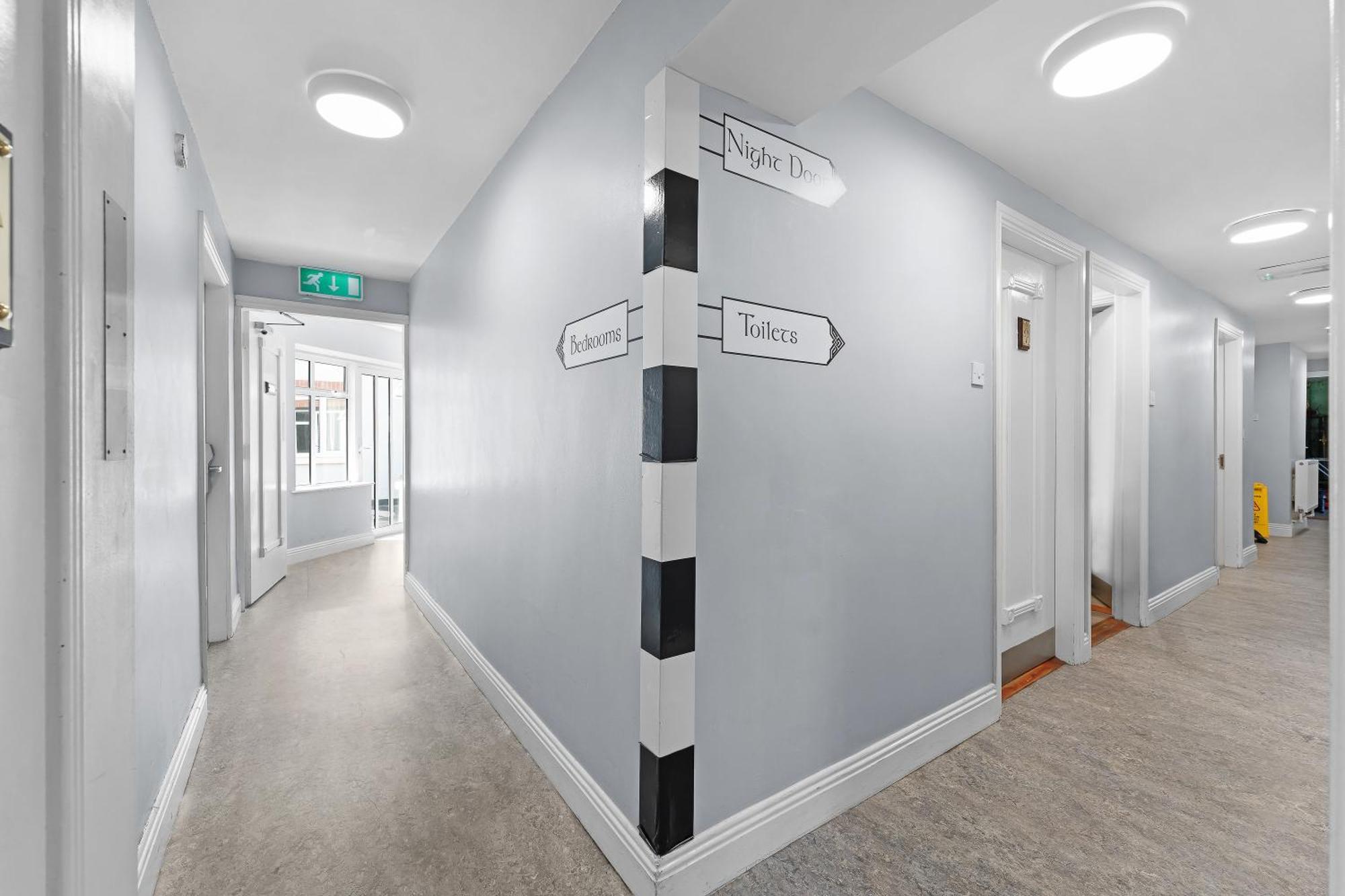 Glendalough International Youth Hostel 래라흐 외부 사진