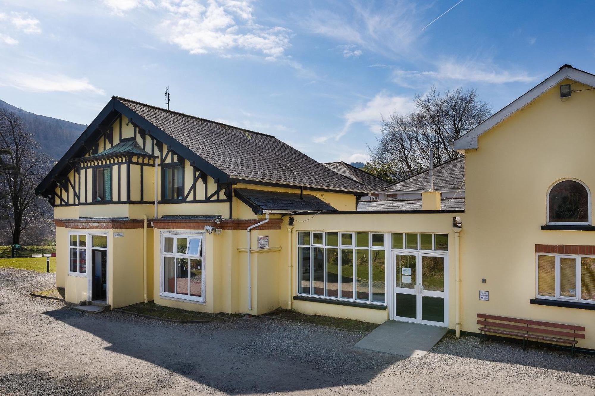 Glendalough International Youth Hostel 래라흐 외부 사진