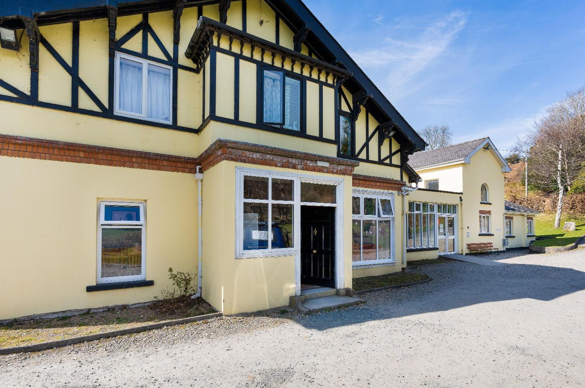 Glendalough International Youth Hostel 래라흐 외부 사진
