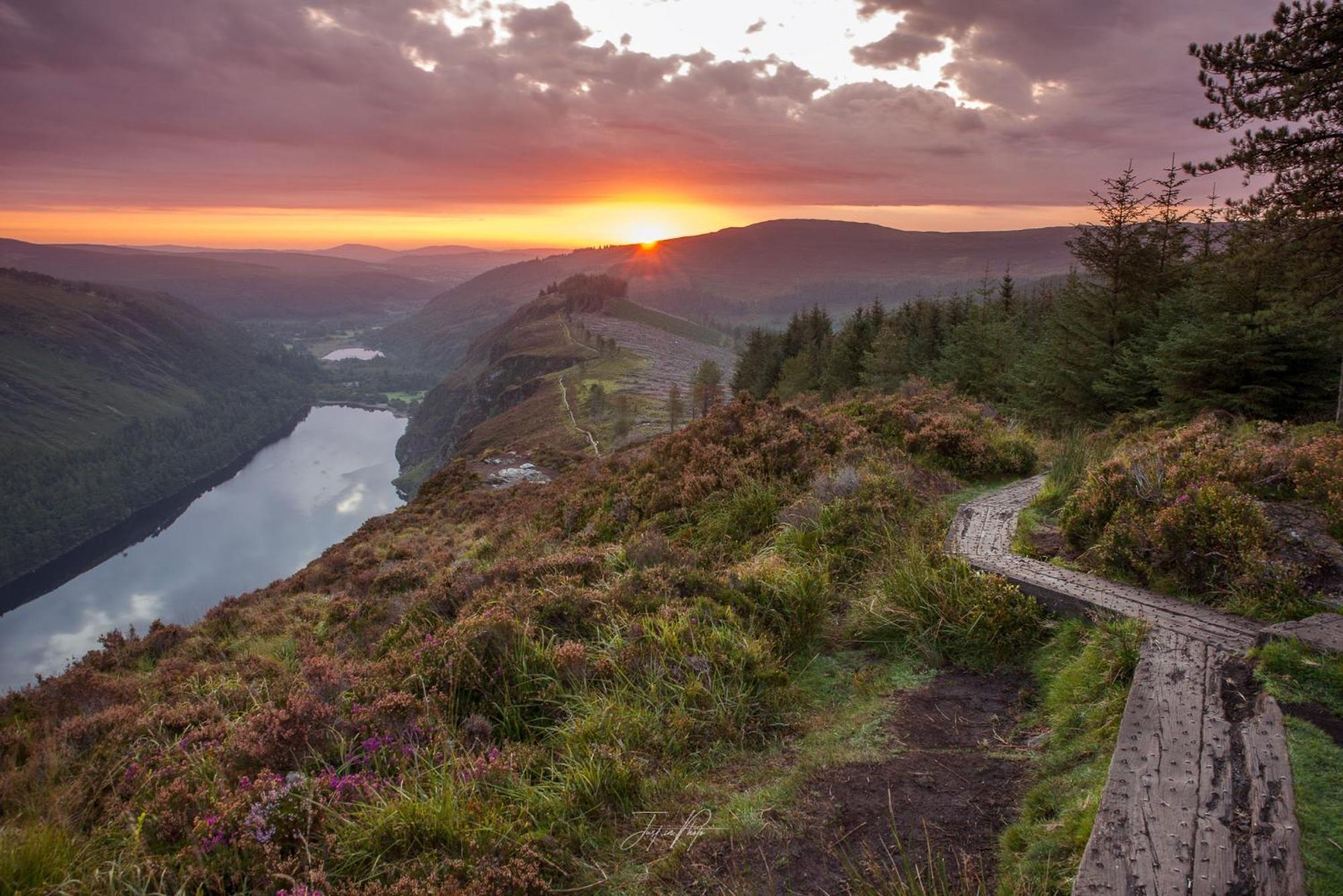 Glendalough International Youth Hostel 래라흐 외부 사진