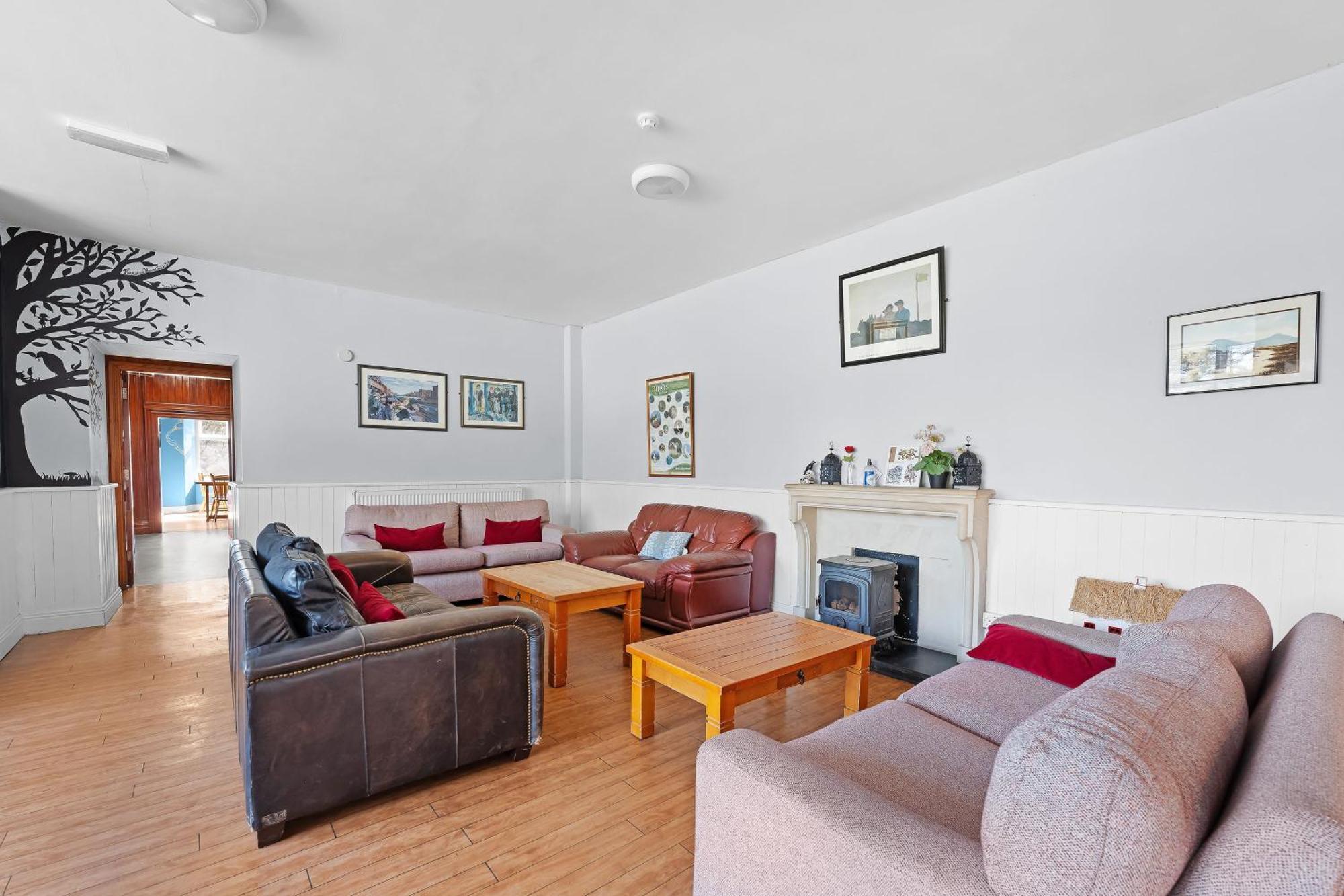 Glendalough International Youth Hostel 래라흐 외부 사진