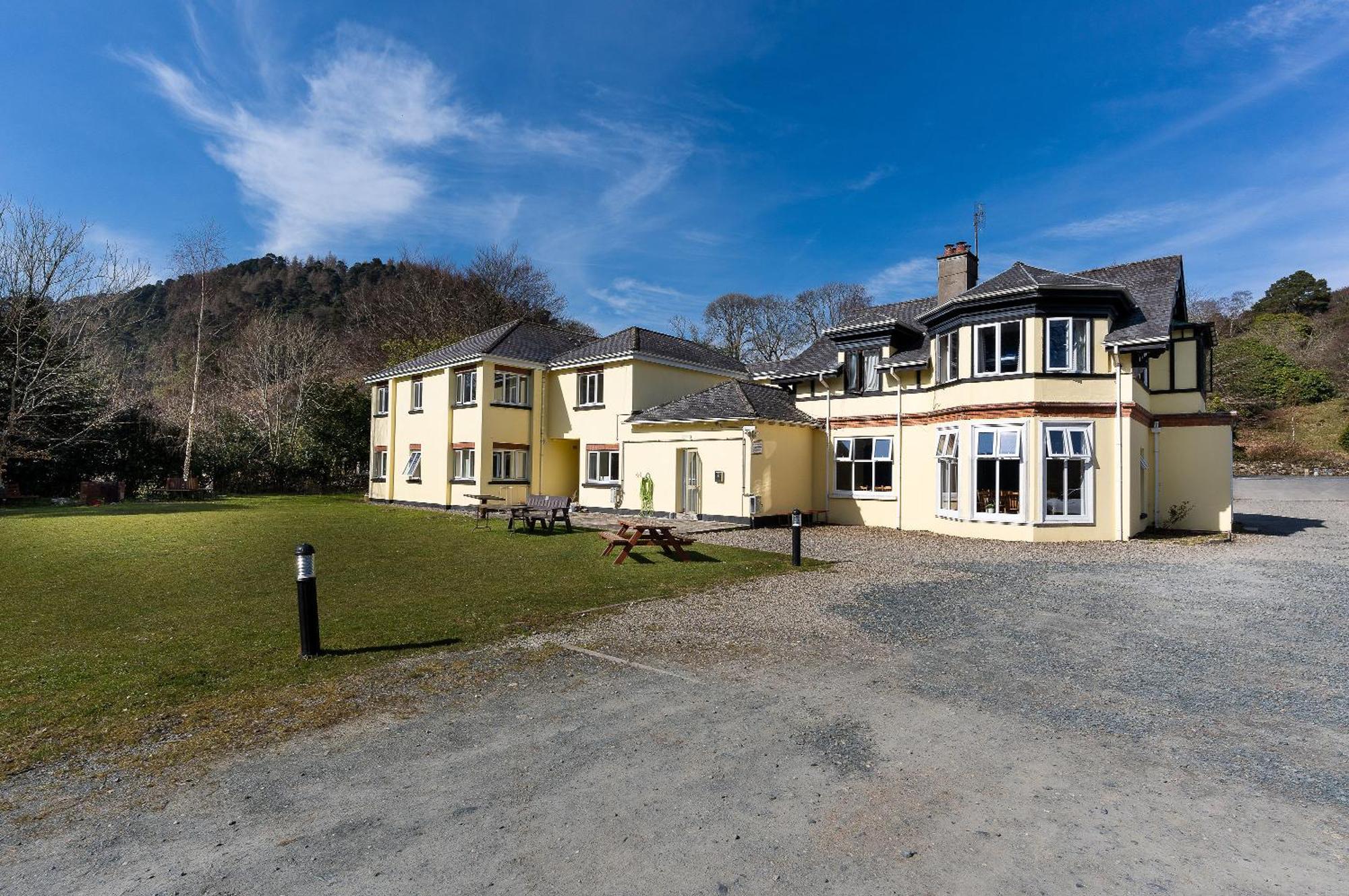 Glendalough International Youth Hostel 래라흐 외부 사진